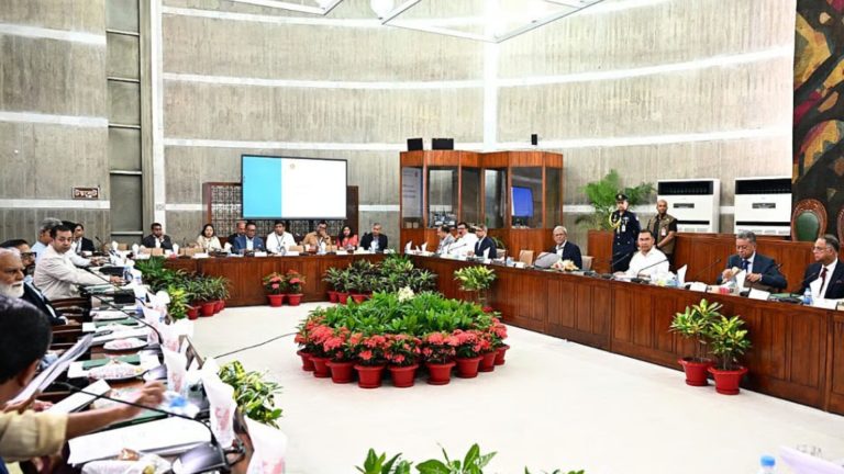 বৃহৎ বাজেট অনুমোদন পেল সরকার