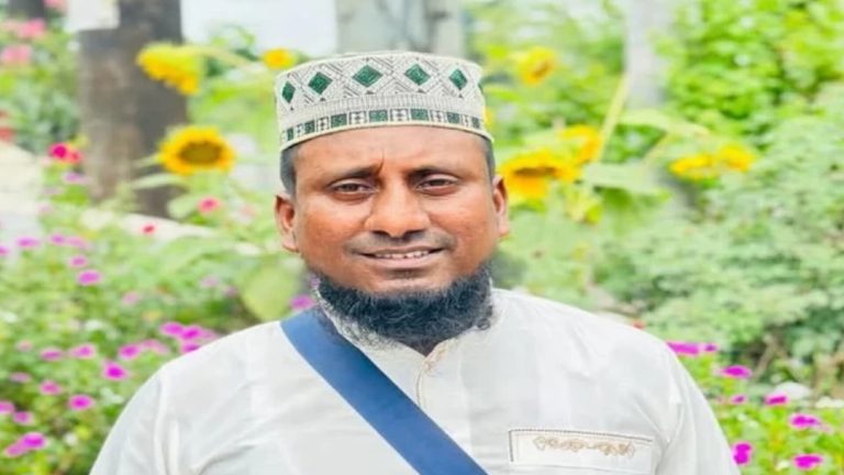 রেললাইনের পাশে পড়ে ছিল শিক্ষকের নিথর দেহ