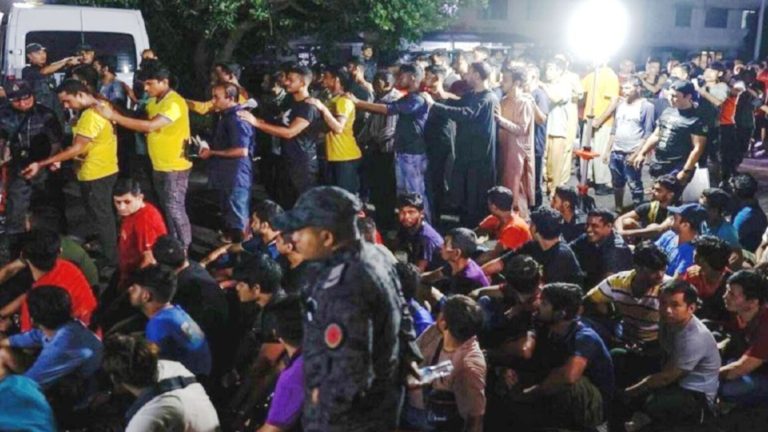 অবৈধ অভিবাসী ধরপাকড়, ১১৮ বাংলাদেশি আটক