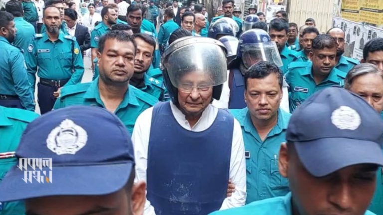 ‘কারা কী করছে লিখে রাখছি’- কাঠগড়ায় ইনুর বক্তব্য ঘিরে বিতর্ক