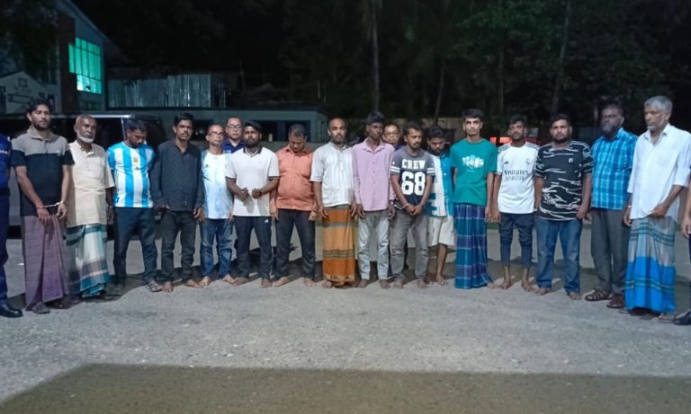 রাতভর অভিযান, আ.লীগের ১৬ নেতা-কর্মী গ্রেপ্তার