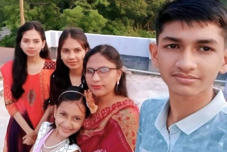 এবার মা ও তিন বোনকে হারিয়ে জুনায়েদের প্রশ্ন—‘আমি কেন বেঁচে রইলাম?