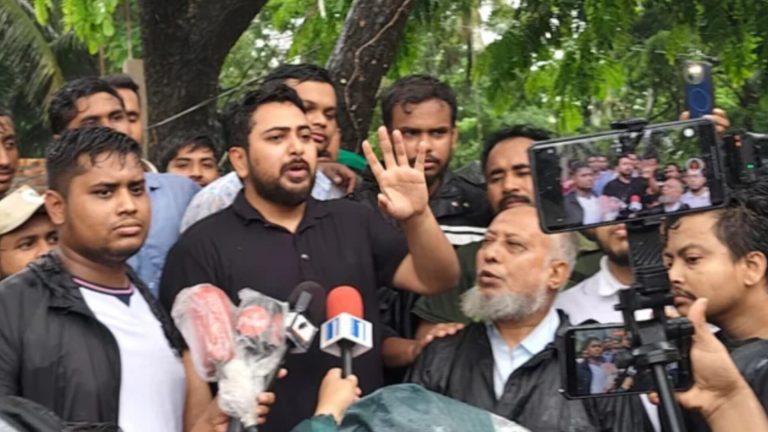 বেড়িবাঁধের বরাদ্দের এক টাকাও লুটপাট হতে দেব না 