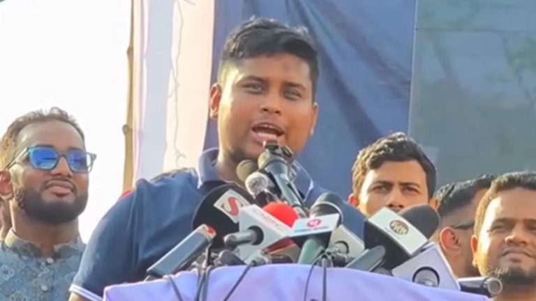 ‘ফার্মের মুরগিরা রাস্তায় নেমেছিল বলেই আজ আপনি শিক্ষামন্ত্রী’