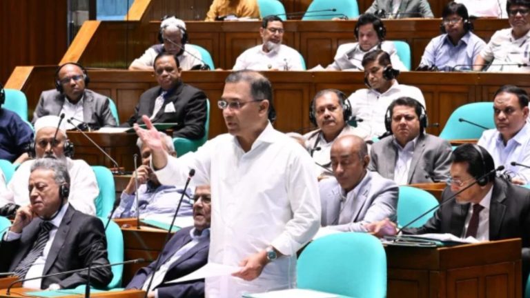 সব সেবা এক কার্ডে, আসছে ‘ইউনিভার্সাল কার্ড’