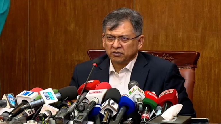 শিক্ষার্থী আন্দোলনে ‘ঘোলা পানিতে মাছ শিকারের’ চেষ্টা