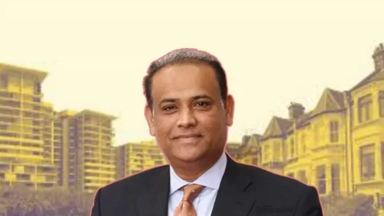 সাবেক ভূমিমন্ত্রীর ‘দুই ফ্ল্যাটে’ বিলাসবহুল পণ্যের ছড়াছড়ি