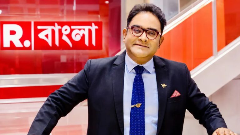 রিপাবলিক বাংলা ছাড়লেন ময়ূখ রঞ্জন ঘোষ