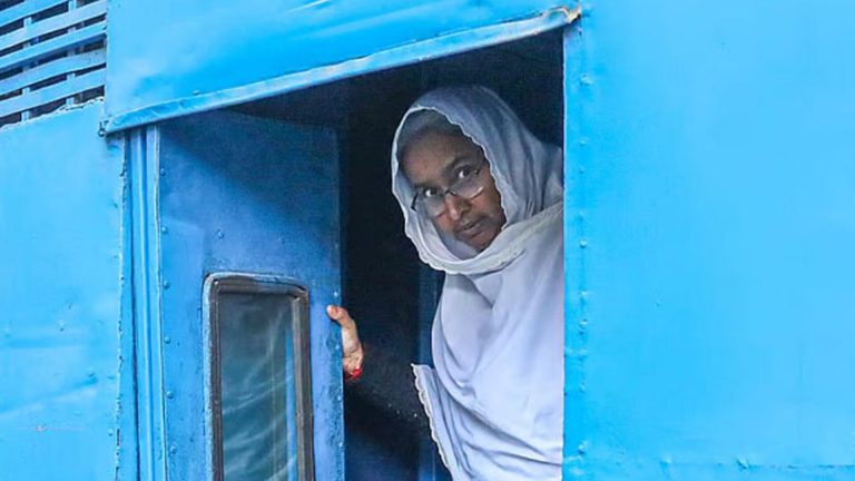 ১২ ঘণ্টার প্যারোলে মুক্তি পেলেন দীপু মনি