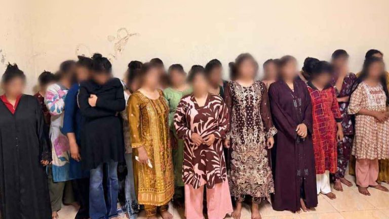 গুলশানে স্পার আড়ালে ‘অনৈতিক’ কারবার, গ্রেপ্তার ৫৩