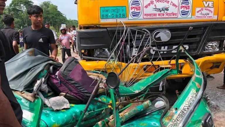 সিলেট মহাসড়কে ট্যাংকলরি-সিএনজি সংঘর্ষ, নিহত ৪