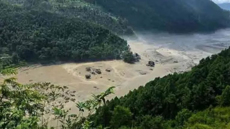 নেপালে বন্যা-ভূমিধসে নিহত বেড়ে ১৬০