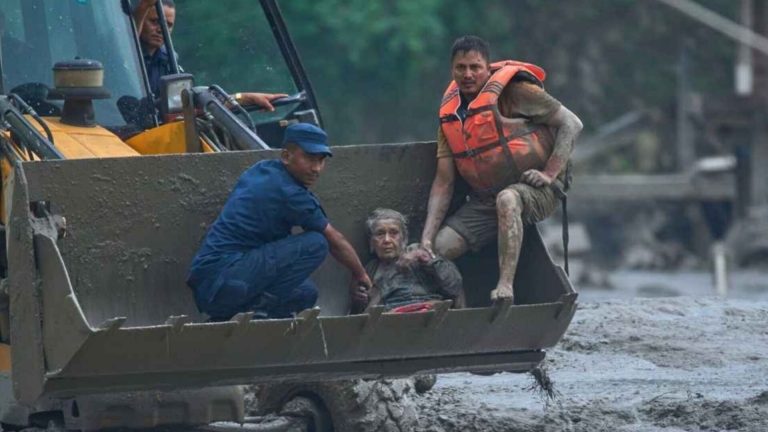 নেপালে ভয়াবহ বন্যায় মৃত্যু বেড়ে ৪৬৯