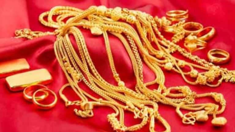 আজ থেকেই সোনার নতুন দাম কার্যকর