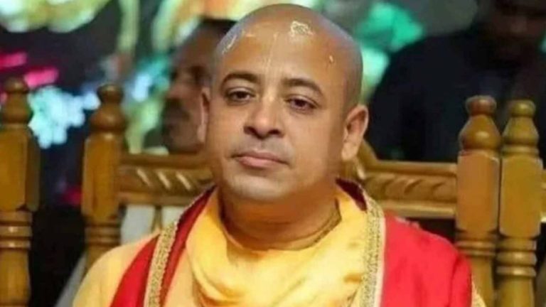 জামিন পেলেন ইস্কন নেতা চিন্ময় কৃষ্ণ দাশ