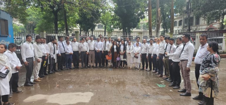 আবুল বাশারের শুনানির আগে আদালত বর্জন ২ শতাধিক আইনজীবীর