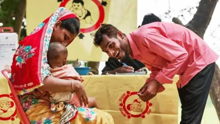বাদ পড়া শিশুদের হামের টিকা দেওয়া শুরু, পাবে ৩৪ লাখ