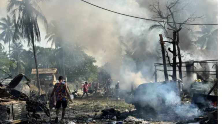 রাখাইনে জনবহুল বাজারে বোমা হামলা, নিহত ৫০