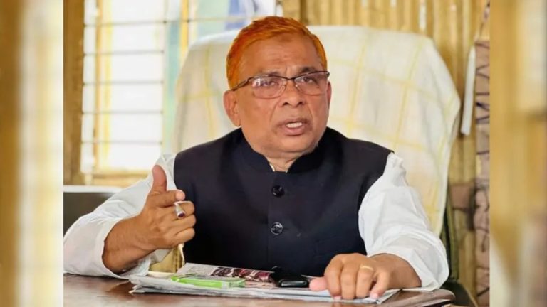 মিছিলের প্রস্তুতিকালে আ.লীগের সভাপতিসহ আটক ১৫