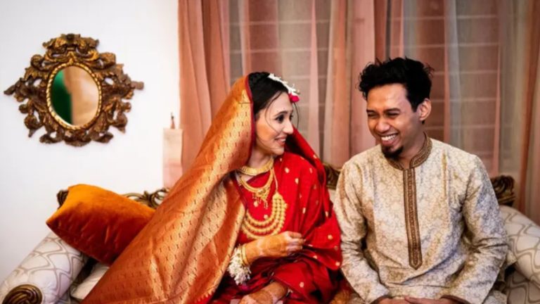 সত্যিই কি ভেঙে যাচ্ছে সাবিলা নূরের সংসার? যা জানা গেল