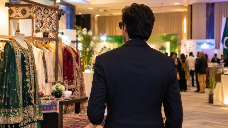 ঢাকায় আসছেন পাকিস্তানি অভিনেতা!