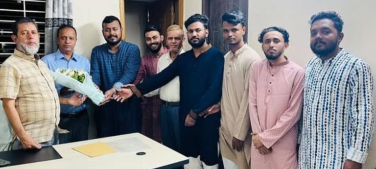 মাইজভান্ডারী গাউসিয়া হক কমিটির কেন্দ্রীয় পর্ষদের সঙ্গে উরকিরচর শাখার নেতৃবৃন্দের সাক্ষাৎ